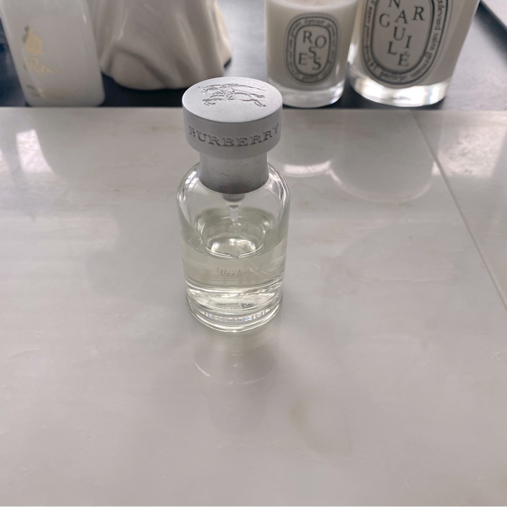 BURBERRY WEEKEND (15ml left)